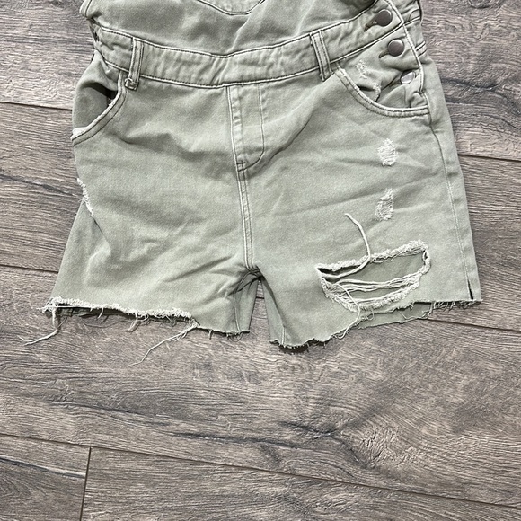 • One Teaspoon • Holligan Overalls Pale Green 25 Shorts Distressed Women’s - Picture 5 of 5